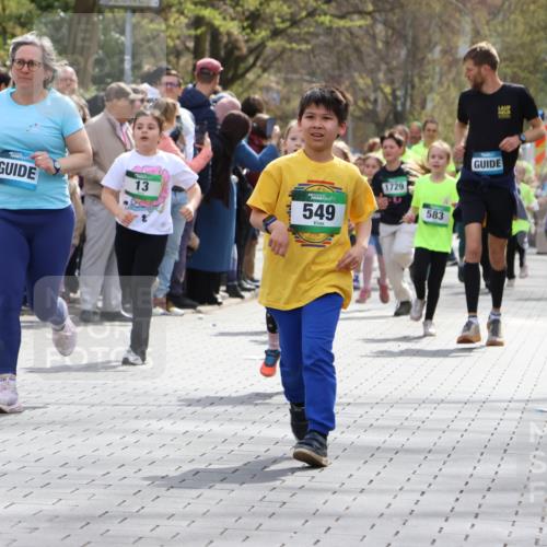 12.04.2026 - 45. Internationalen Wilhelmsburger Insellauf Strokosch-Dieckow http://msf.ph/oto/9489844 12.04.2026 14:35:38 Ziel 851, 515, 432, 513, 442, 603, 364, 425, 813, 674, 1724, 118, 322, 525, 77, 549, 1729, 606, 13 meine-sportfotos.de