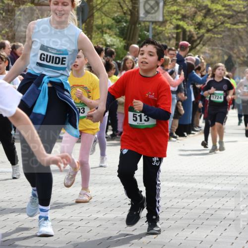 12.04.2026 - 45. Internationalen Wilhelmsburger Insellauf Strokosch-Dieckow http://msf.ph/oto/9489867 12.04.2026 14:35:31 Ziel 1728, 474, 484, 137, 582, 334, 514, 594, 680, 851, 515, 432, 513, 442, 603, 364, 425, 813, 674, 1724 meine-sportfotos.de