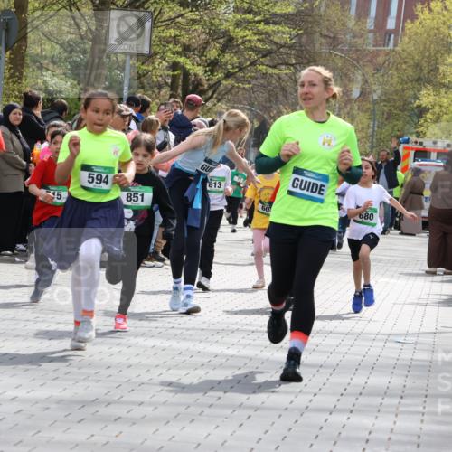 12.04.2026 - 45. Internationalen Wilhelmsburger Insellauf Strokosch-Dieckow http://msf.ph/oto/9489878 12.04.2026 14:35:28 Ziel 1017, 1717, 312, 340, 848, 1728, 474, 484, 137, 582, 334, 514, 594, 680, 851, 515, 432, 513, 442, 603 meine-sportfotos.de