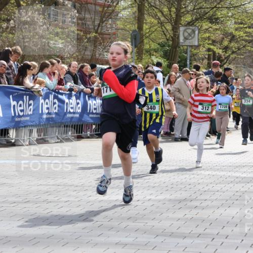 12.04.2026 - 45. Internationalen Wilhelmsburger Insellauf Strokosch-Dieckow http://msf.ph/oto/9489905 12.04.2026 14:35:21 Ziel 1009, 419, 80, 366, 574, 1017, 1717, 312, 340, 848, 1728, 474, 484, 137, 582 meine-sportfotos.de