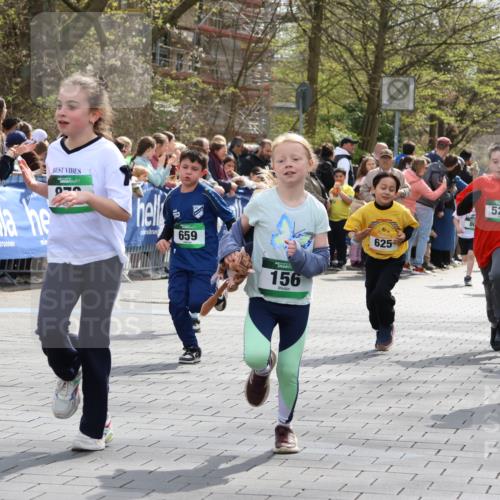 12.04.2026 - 45. Internationalen Wilhelmsburger Insellauf Strokosch-Dieckow http://msf.ph/oto/9489934 12.04.2026 14:35:13 Ziel 836, 869, 415, 1707, 846, 842, 1703, 156, 659, 873, 142, 522, 1009, 419, 80, 366, 574 meine-sportfotos.de
