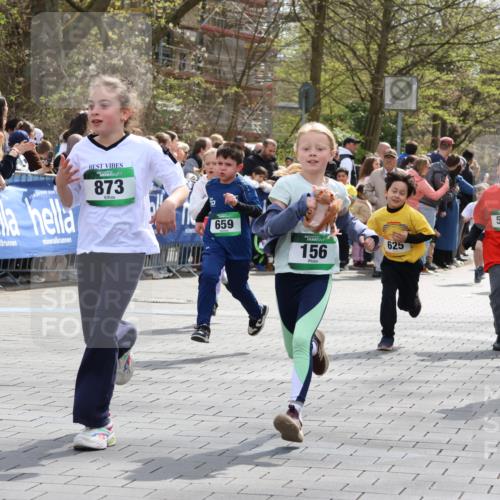 12.04.2026 - 45. Internationalen Wilhelmsburger Insellauf Strokosch-Dieckow http://msf.ph/oto/9489936 12.04.2026 14:35:13 Ziel 836, 869, 415, 1707, 846, 842, 1703, 156, 659, 873, 142, 522, 1009, 419, 80, 366, 574 meine-sportfotos.de