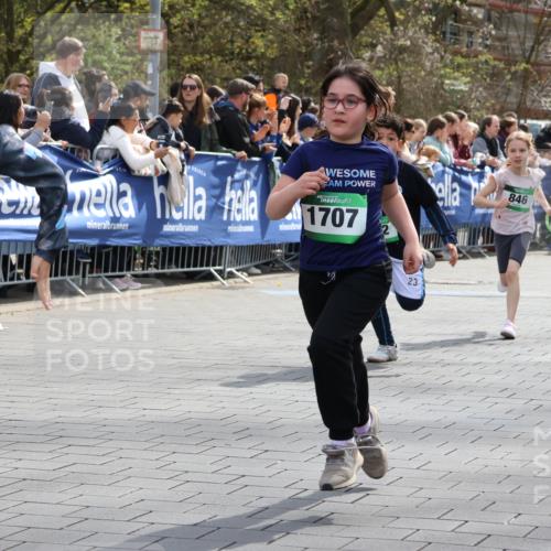 12.04.2026 - 45. Internationalen Wilhelmsburger Insellauf Strokosch-Dieckow http://msf.ph/oto/9489950 12.04.2026 14:35:09 Ziel 69, 470, 1750, 163, 166, 836, 869, 415, 1707, 846, 842, 1703, 156, 659, 873, 142, 522, 1009 meine-sportfotos.de