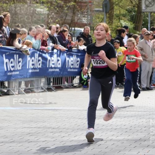 12.04.2026 - 45. Internationalen Wilhelmsburger Insellauf Strokosch-Dieckow http://msf.ph/oto/9489970 12.04.2026 14:35:04 Ziel 550, 527, 1721, 616, 816, 677, 69, 470, 1750, 163, 166, 836, 869, 415, 1707, 846, 842 meine-sportfotos.de