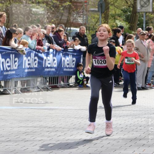 12.04.2026 - 45. Internationalen Wilhelmsburger Insellauf Strokosch-Dieckow http://msf.ph/oto/9489971 12.04.2026 14:35:04 Ziel 550, 527, 1721, 616, 816, 677, 69, 470, 1750, 163, 166, 836, 869, 415, 1707, 846, 842 meine-sportfotos.de