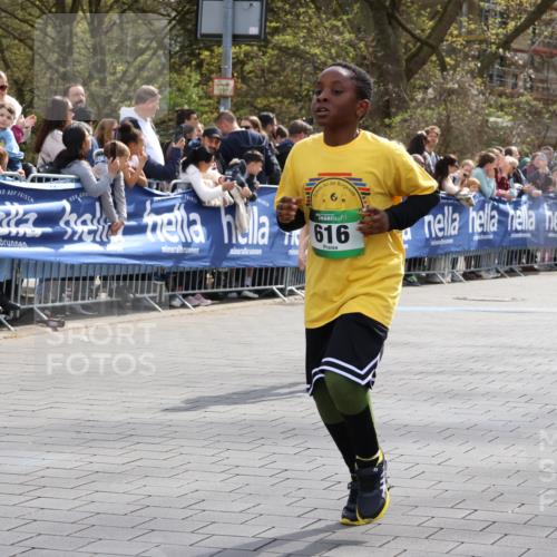 12.04.2026 - 45. Internationalen Wilhelmsburger Insellauf Strokosch-Dieckow http://msf.ph/oto/9489980 12.04.2026 14:35:00 Ziel 287, 326, 464, 1706, 346, 1726, 556, 840, 864, 288, 1725, 550, 527, 1721, 616, 816, 677, 69, 470, 1750, 163, 166 meine-sportfotos.de