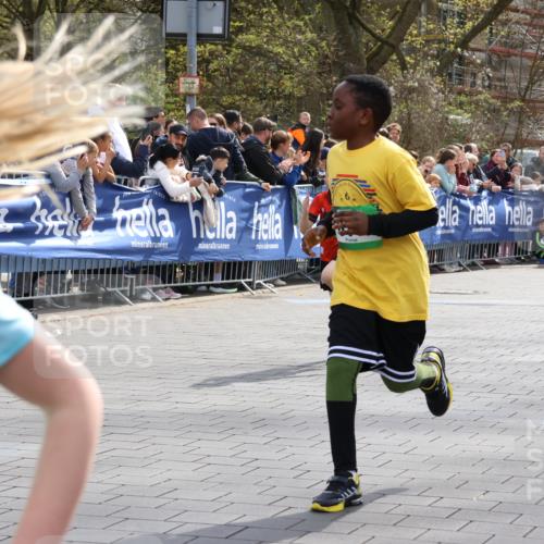 12.04.2026 - 45. Internationalen Wilhelmsburger Insellauf Strokosch-Dieckow http://msf.ph/oto/9489982 12.04.2026 14:35:00 Ziel 287, 326, 464, 1706, 346, 1726, 556, 840, 864, 288, 1725, 550, 527, 1721, 616, 816, 677, 69, 470, 1750, 163, 166 meine-sportfotos.de
