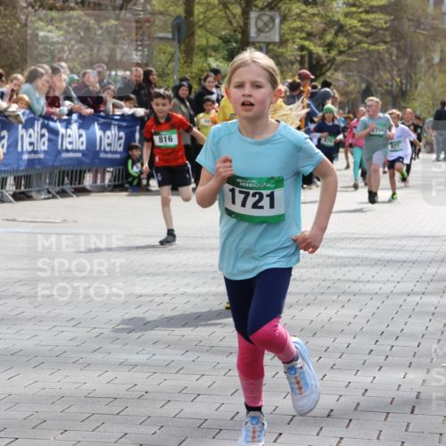 12.04.2026 - 45. Internationalen Wilhelmsburger Insellauf Strokosch-Dieckow http://msf.ph/oto/9489984 12.04.2026 14:34:58 Ziel 122, 476, 472, 575, 287, 326, 464, 1706, 346, 1726, 556, 840, 864, 288, 1725, 550, 527, 1721, 616, 816, 677, 69, 470, 1750, 163 meine-sportfotos.de
