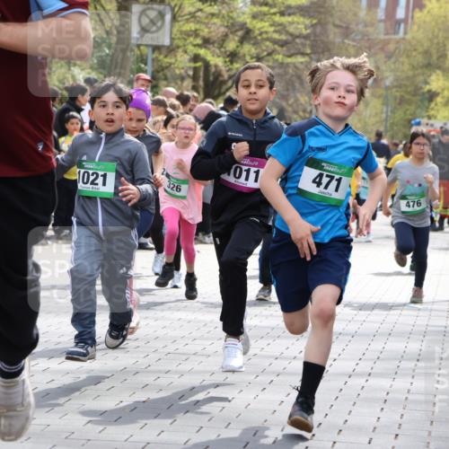 12.04.2026 - 45. Internationalen Wilhelmsburger Insellauf Strokosch-Dieckow http://msf.ph/oto/9490016 12.04.2026 14:34:51 Ziel 538, 40, 303, 993, 519, 999, 622, 471, 356, 47, 1021, 485, 489, 1016, 122, 476, 472, 575, 287, 326, 464, 1706, 346, 1726, 556, 840, 864, 288, 1725 meine-sportfotos.de