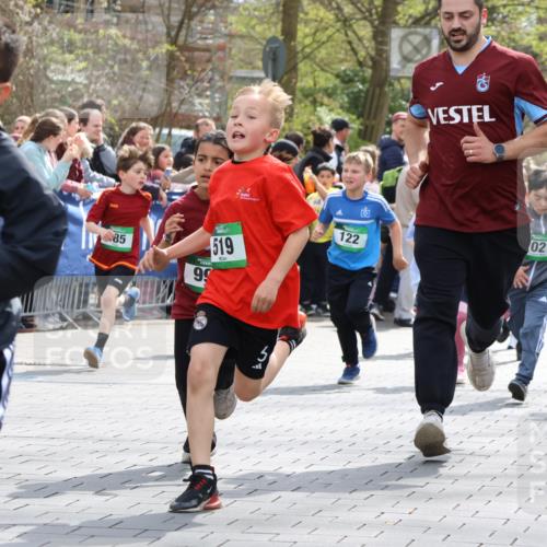 12.04.2026 - 45. Internationalen Wilhelmsburger Insellauf Strokosch-Dieckow http://msf.ph/oto/9490021 12.04.2026 14:34:49 Ziel 538, 40, 303, 993, 519, 999, 622, 471, 356, 47, 1021, 485, 489, 1016, 122, 476, 472, 575, 287, 326, 464, 1706, 346, 1726 meine-sportfotos.de
