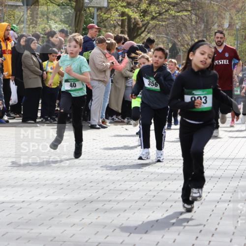 12.04.2026 - 45. Internationalen Wilhelmsburger Insellauf Strokosch-Dieckow http://msf.ph/oto/9490041 12.04.2026 14:34:46 Ziel 16, 837, 311, 589, 808, 1720, 538, 40, 303, 993, 519, 999, 622, 471, 356, 47, 1021, 485, 489, 1016, 122, 476, 472 meine-sportfotos.de