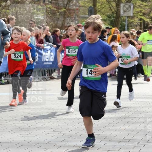 12.04.2026 - 45. Internationalen Wilhelmsburger Insellauf Strokosch-Dieckow http://msf.ph/oto/9490073 12.04.2026 14:34:37 Ziel 27, 332, 305, 853, 28, 146, 841, 1076, 1711, 443, 291, 144, 995, 590, 436, 110, 524, 660, 843, 815, 423, 16, 837, 311, 589, 808, 1720 meine-sportfotos.de