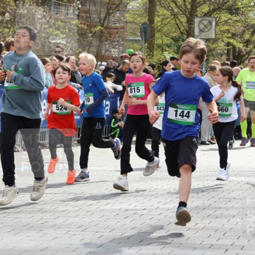 12.04.2026 - 45. Internationalen Wilhelmsburger Insellauf Strokosch-Dieckow http://msf.ph/oto/9490079 12.04.2026 14:34:36 Ziel 809, 27, 332, 305, 853, 28, 146, 841, 1076, 1711, 443, 291, 144, 995, 590, 436, 110, 524, 660, 843, 815, 423, 16, 837, 311, 589, 808, 1720 meine-sportfotos.de