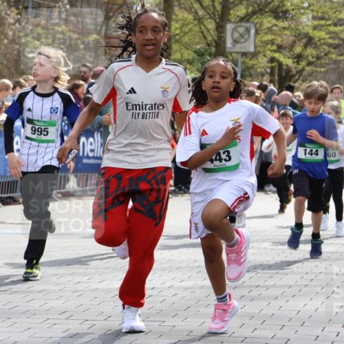 12.04.2026 - 45. Internationalen Wilhelmsburger Insellauf Strokosch-Dieckow http://msf.ph/oto/9490082 12.04.2026 14:34:35 Ziel 1712, 809, 27, 332, 305, 853, 28, 146, 841, 1076, 1711, 443, 291, 144, 995, 590, 436, 110, 524, 660, 843, 815, 423, 16, 837, 311 meine-sportfotos.de