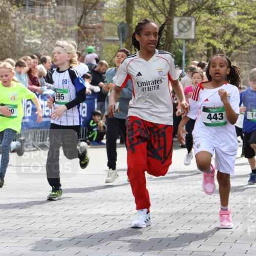 12.04.2026 - 45. Internationalen Wilhelmsburger Insellauf Strokosch-Dieckow http://msf.ph/oto/9490087 12.04.2026 14:34:35 Ziel 1712, 809, 27, 332, 305, 853, 28, 146, 841, 1076, 1711, 443, 291, 144, 995, 590, 436, 110, 524, 660, 843, 815, 423, 16, 837, 311 meine-sportfotos.de