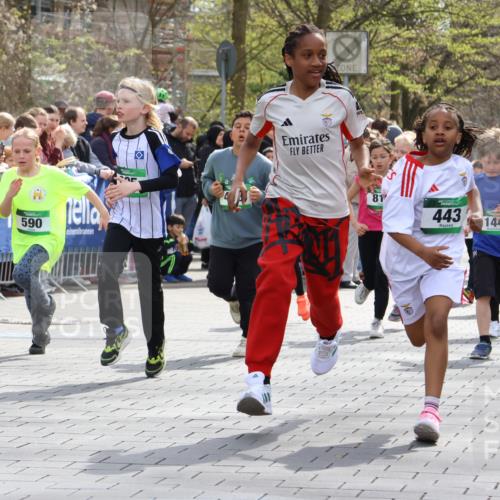 12.04.2026 - 45. Internationalen Wilhelmsburger Insellauf Strokosch-Dieckow http://msf.ph/oto/9490089 12.04.2026 14:34:35 Ziel 1712, 809, 27, 332, 305, 853, 28, 146, 841, 1076, 1711, 443, 291, 144, 995, 590, 436, 110, 524, 660, 843, 815, 423, 16, 837, 311 meine-sportfotos.de
