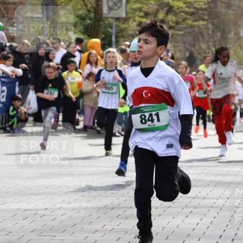 12.04.2026 - 45. Internationalen Wilhelmsburger Insellauf Strokosch-Dieckow http://msf.ph/oto/9490097 12.04.2026 14:34:33 Ziel 115, 1026, 1712, 809, 27, 332, 305, 853, 28, 146, 841, 1076, 1711, 443, 291, 144, 995, 590, 436, 110, 524, 660, 843, 815, 423 meine-sportfotos.de