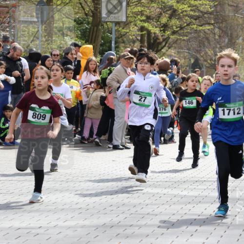 12.04.2026 - 45. Internationalen Wilhelmsburger Insellauf Strokosch-Dieckow http://msf.ph/oto/9490121 12.04.2026 14:34:27 Ziel 104, 314, 1718, 160, 483, 839, 1713, 1723, 1730, 115, 1026, 1712, 809, 27, 332, 305, 853, 28, 146, 841, 1076, 1711 meine-sportfotos.de