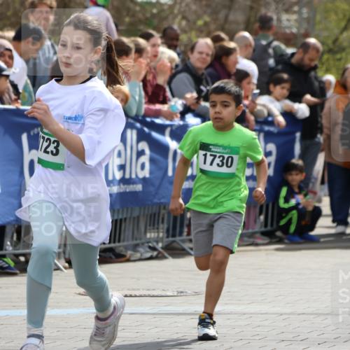 12.04.2026 - 45. Internationalen Wilhelmsburger Insellauf Strokosch-Dieckow http://msf.ph/oto/9490134 12.04.2026 14:34:25 Ziel 32, 33, 104, 314, 1718, 160, 483, 839, 1713, 1723, 1730, 115, 1026, 1712, 809, 27, 332, 305, 853, 28 meine-sportfotos.de