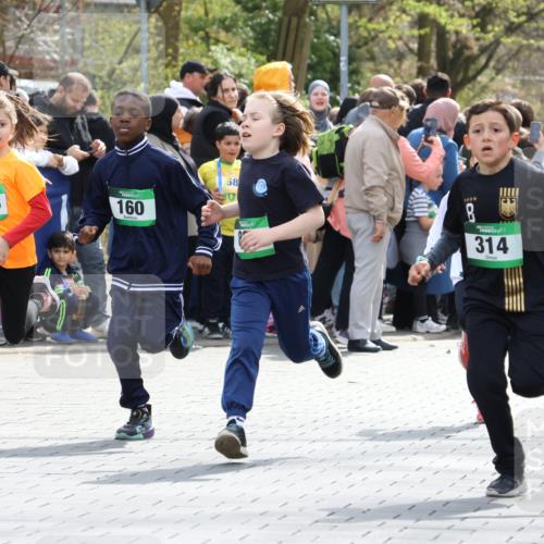 12.04.2026 - 45. Internationalen Wilhelmsburger Insellauf Strokosch-Dieckow http://msf.ph/oto/9490154 12.04.2026 14:34:20 Ziel 1014, 1731, 1722, 32, 33, 104, 314, 1718, 160, 483, 839, 1713, 1723, 1730 meine-sportfotos.de