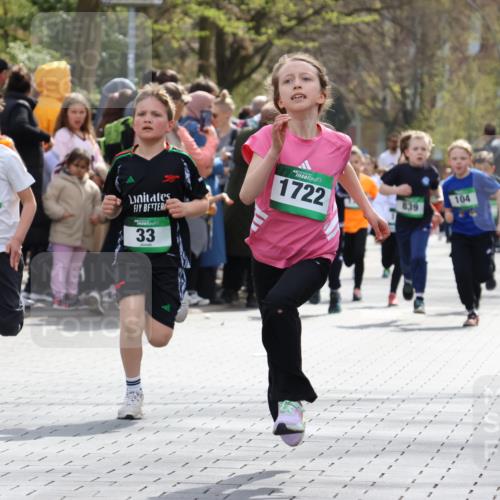 12.04.2026 - 45. Internationalen Wilhelmsburger Insellauf Strokosch-Dieckow http://msf.ph/oto/9490173 12.04.2026 14:34:17 Ziel 294, 870, 39, 649, 552, 1014, 1731, 1722, 32, 33, 104, 314, 1718, 160, 483, 839, 1713 meine-sportfotos.de