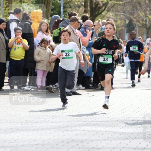12.04.2026 - 45. Internationalen Wilhelmsburger Insellauf Strokosch-Dieckow http://msf.ph/oto/9490177 12.04.2026 14:34:16 Ziel 294, 870, 39, 649, 552, 1014, 1731, 1722, 32, 33, 104, 314, 1718 meine-sportfotos.de