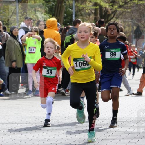12.04.2026 - 45. Internationalen Wilhelmsburger Insellauf Strokosch-Dieckow http://msf.ph/oto/9490220 12.04.2026 14:34:00 Ziel 669, 290, 120, 1065, 89, 5, 59 meine-sportfotos.de