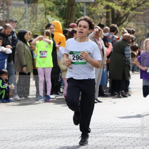 12.04.2026 - 45. Internationalen Wilhelmsburger Insellauf Strokosch-Dieckow http://msf.ph/oto/9490242 12.04.2026 14:33:55 Ziel 1716, 1704, 669, 290, 120, 1065 meine-sportfotos.de