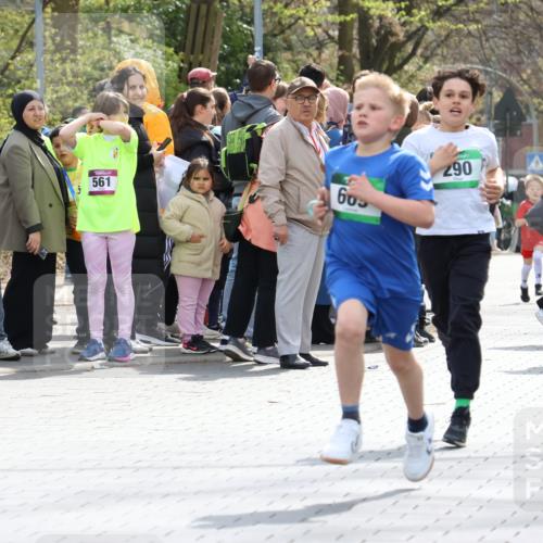 12.04.2026 - 45. Internationalen Wilhelmsburger Insellauf Strokosch-Dieckow http://msf.ph/oto/9490250 12.04.2026 14:33:53 Ziel 1716, 1704, 669, 290, 120 meine-sportfotos.de