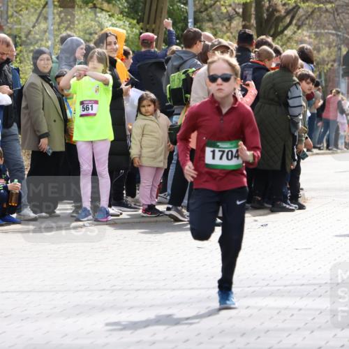 12.04.2026 - 45. Internationalen Wilhelmsburger Insellauf Strokosch-Dieckow http://msf.ph/oto/9490259 12.04.2026 14:33:51 Ziel 1716, 1704, 669, 290, 120 meine-sportfotos.de