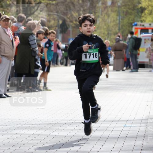 12.04.2026 - 45. Internationalen Wilhelmsburger Insellauf Strokosch-Dieckow http://msf.ph/oto/9490268 12.04.2026 14:33:47 Ziel 457, 1714, 1716, 1704 meine-sportfotos.de