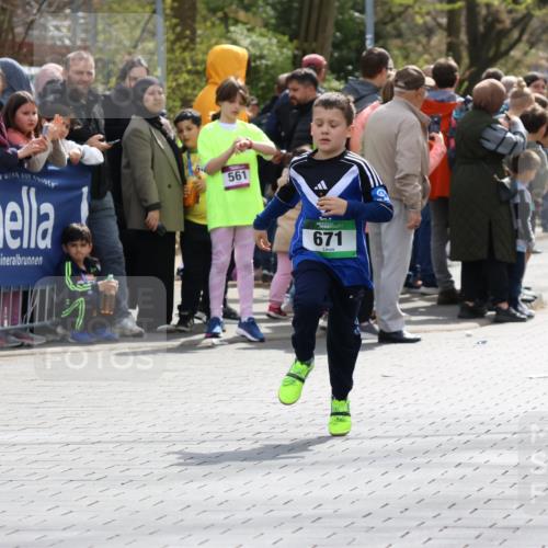 12.04.2026 - 45. Internationalen Wilhelmsburger Insellauf Strokosch-Dieckow http://msf.ph/oto/9490291 12.04.2026 14:33:38 Ziel 610, 72, 671, 457, 1714 meine-sportfotos.de