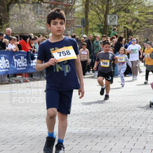 12.04.2026 - 45. Internationalen Wilhelmsburger Insellauf Strokosch-Dieckow http://msf.ph/oto/9490350 12.04.2026 14:22:51 Ziel 68, 757, 755, 765, 569, 766, 1625, 784, 1000, 781, 308, 140 meine-sportfotos.de