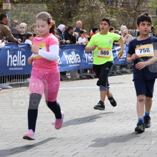 12.04.2026 - 45. Internationalen Wilhelmsburger Insellauf Strokosch-Dieckow http://msf.ph/oto/9490355 12.04.2026 14:22:49 Ziel 743, 778, 779, 68, 757, 755, 765, 569, 766, 1625, 784, 1000, 781 meine-sportfotos.de