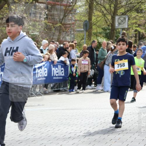 12.04.2026 - 45. Internationalen Wilhelmsburger Insellauf Strokosch-Dieckow http://msf.ph/oto/9490363 12.04.2026 14:22:46 Ziel 780, 743, 778, 779, 68, 757, 755, 765, 569, 766 meine-sportfotos.de