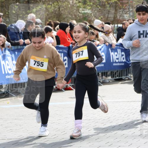 12.04.2026 - 45. Internationalen Wilhelmsburger Insellauf Strokosch-Dieckow http://msf.ph/oto/9490369 12.04.2026 14:22:45 Ziel 1609, 780, 743, 778, 779, 68, 757, 755, 765, 569, 766 meine-sportfotos.de