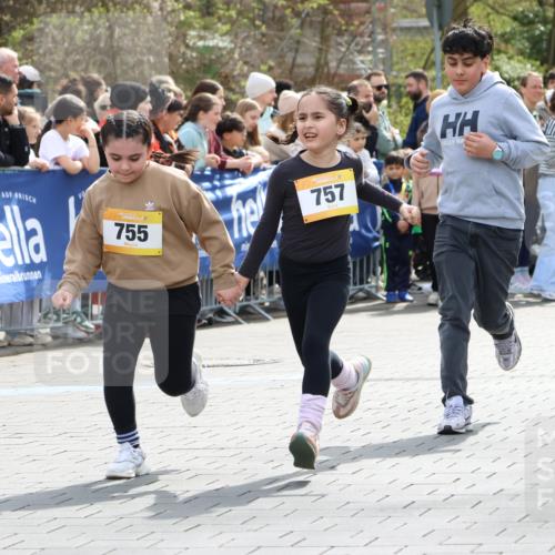 12.04.2026 - 45. Internationalen Wilhelmsburger Insellauf Strokosch-Dieckow http://msf.ph/oto/9490374 12.04.2026 14:22:45 Ziel 1609, 780, 743, 778, 779, 68, 757, 755, 765, 569, 766 meine-sportfotos.de