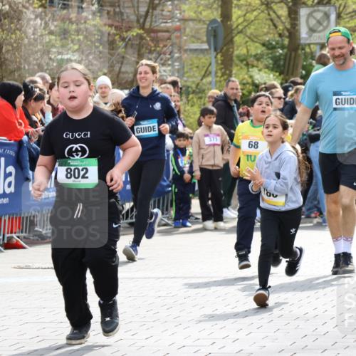 12.04.2026 - 45. Internationalen Wilhelmsburger Insellauf Strokosch-Dieckow http://msf.ph/oto/9490393 12.04.2026 14:22:38 Ziel 670, 327, 1609, 780, 743, 778, 779 meine-sportfotos.de