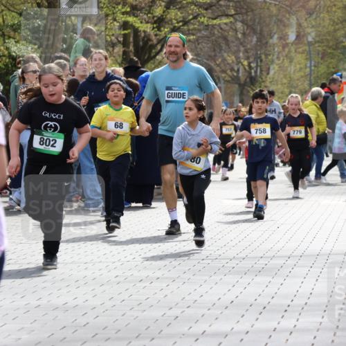 12.04.2026 - 45. Internationalen Wilhelmsburger Insellauf Strokosch-Dieckow http://msf.ph/oto/9490403 12.04.2026 14:22:36 Ziel 670, 327, 1609, 780 meine-sportfotos.de