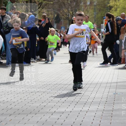 12.04.2026 - 45. Internationalen Wilhelmsburger Insellauf Strokosch-Dieckow http://msf.ph/oto/9490434 12.04.2026 14:22:22 Ziel 124, 731, 739, 580, 835, 752, 761, 559, 315, 973, 555, 1629, 56 meine-sportfotos.de