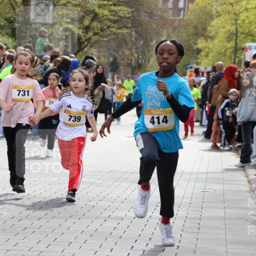 12.04.2026 - 45. Internationalen Wilhelmsburger Insellauf Strokosch-Dieckow http://msf.ph/oto/9490454 12.04.2026 14:22:14 Ziel 1615, 289, 668, 926, 981, 1620, 414, 805, 272, 124, 731, 739 meine-sportfotos.de