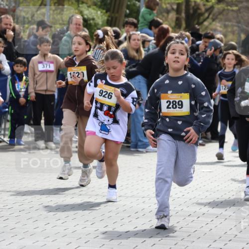 12.04.2026 - 45. Internationalen Wilhelmsburger Insellauf Strokosch-Dieckow http://msf.ph/oto/9490473 12.04.2026 14:22:08 Ziel 695, 798, 971, 807, 685, 794, 1615, 289, 668, 926, 981, 1620, 414, 805, 272 meine-sportfotos.de