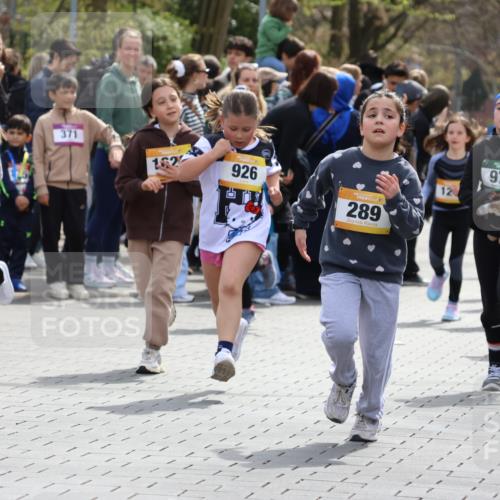 12.04.2026 - 45. Internationalen Wilhelmsburger Insellauf Strokosch-Dieckow http://msf.ph/oto/9490476 12.04.2026 14:22:08 Ziel 695, 798, 971, 807, 685, 794, 1615, 289, 668, 926, 981, 1620, 414, 805, 272 meine-sportfotos.de