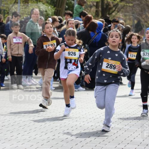 12.04.2026 - 45. Internationalen Wilhelmsburger Insellauf Strokosch-Dieckow http://msf.ph/oto/9490477 12.04.2026 14:22:08 Ziel 695, 798, 971, 807, 685, 794, 1615, 289, 668, 926, 981, 1620, 414, 805, 272 meine-sportfotos.de