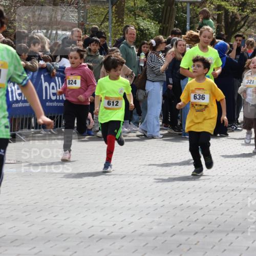 12.04.2026 - 45. Internationalen Wilhelmsburger Insellauf Strokosch-Dieckow http://msf.ph/oto/9490517 12.04.2026 14:21:56 Ziel 974, 482, 236, 810, 488, 814, 95, 409, 595, 673, 924, 824, 227, 636, 612, 321, 695, 798, 971 meine-sportfotos.de