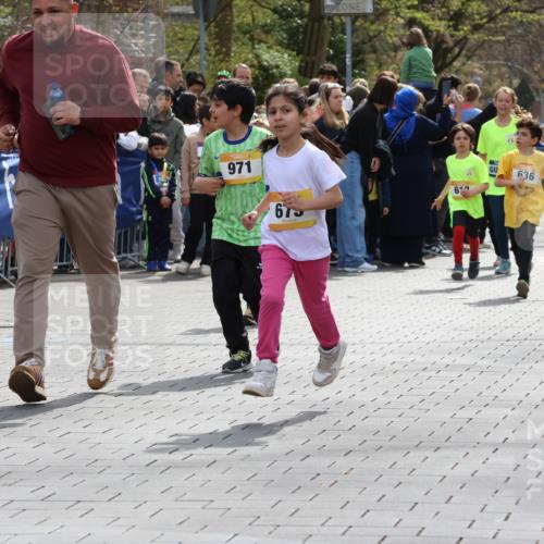 12.04.2026 - 45. Internationalen Wilhelmsburger Insellauf Strokosch-Dieckow http://msf.ph/oto/9490522 12.04.2026 14:21:54 Ziel 255, 65, 1617, 969, 799, 974, 482, 236, 810, 488, 814, 95, 409, 595, 673, 924, 824, 227, 636, 612 meine-sportfotos.de