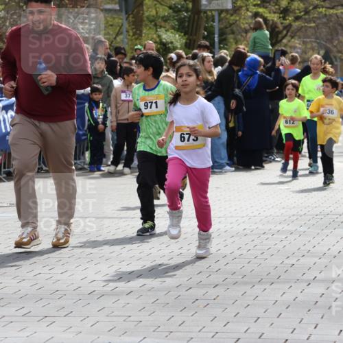 12.04.2026 - 45. Internationalen Wilhelmsburger Insellauf Strokosch-Dieckow http://msf.ph/oto/9490523 12.04.2026 14:21:54 Ziel 255, 65, 1617, 969, 799, 974, 482, 236, 810, 488, 814, 95, 409, 595, 673, 924, 824, 227, 636, 612 meine-sportfotos.de