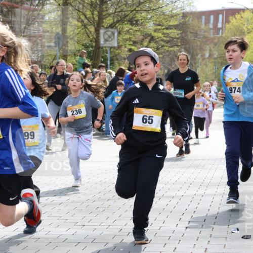 12.04.2026 - 45. Internationalen Wilhelmsburger Insellauf Strokosch-Dieckow http://msf.ph/oto/9490542 12.04.2026 14:21:48 Ziel 66, 136, 729, 769, 646, 159, 1622, 317, 283, 134, 316, 792, 763, 255, 65, 1617, 969, 799, 974, 482, 236, 810, 488, 814, 95 meine-sportfotos.de
