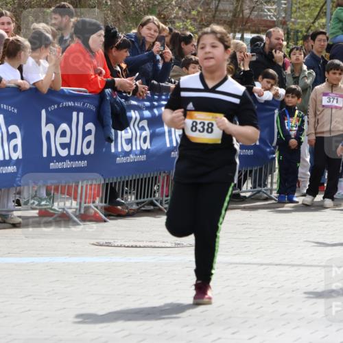 12.04.2026 - 45. Internationalen Wilhelmsburger Insellauf Strokosch-Dieckow http://msf.ph/oto/9490584 12.04.2026 14:21:39 Ziel 957, 823, 117, 558, 267, 657, 698, 678, 279, 960, 838, 234, 111, 66, 136, 729, 769, 646, 159, 1622, 317, 283, 134 meine-sportfotos.de