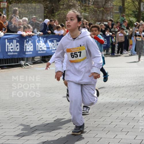 12.04.2026 - 45. Internationalen Wilhelmsburger Insellauf Strokosch-Dieckow http://msf.ph/oto/9490589 12.04.2026 14:21:37 Ziel 1627, 951, 260, 957, 823, 117, 558, 267, 657, 698, 678, 279, 960, 838, 234, 111, 66, 136, 729, 769, 646, 159 meine-sportfotos.de